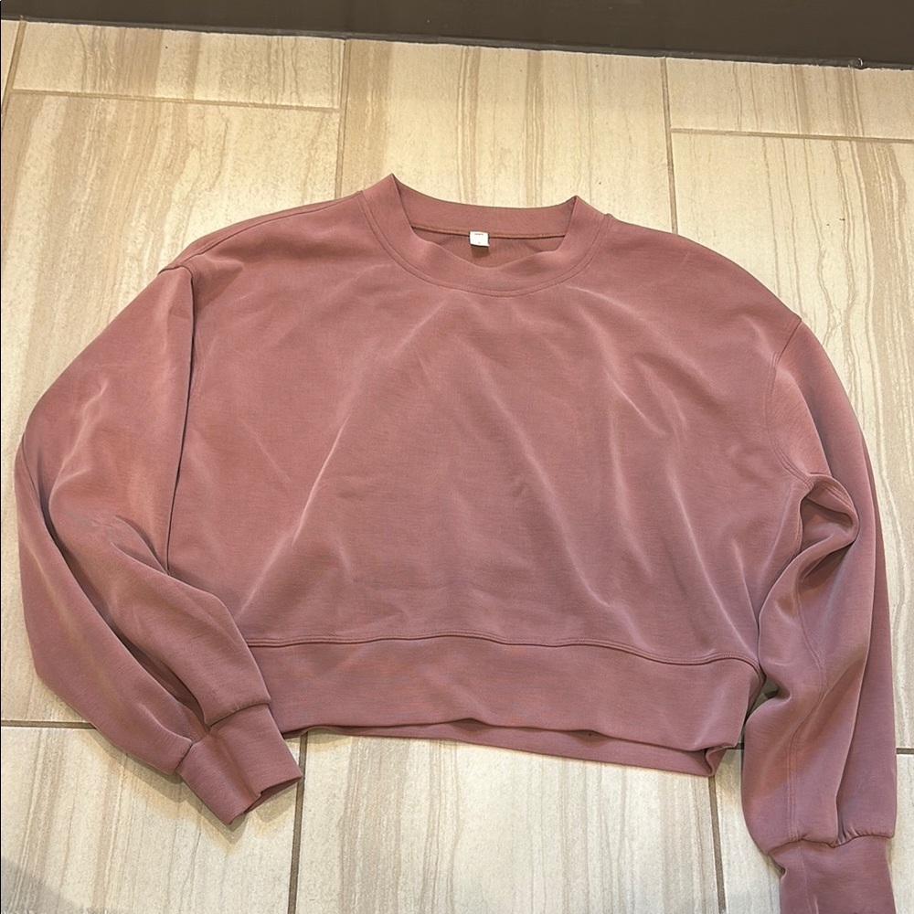 Lululemon cropped pullover